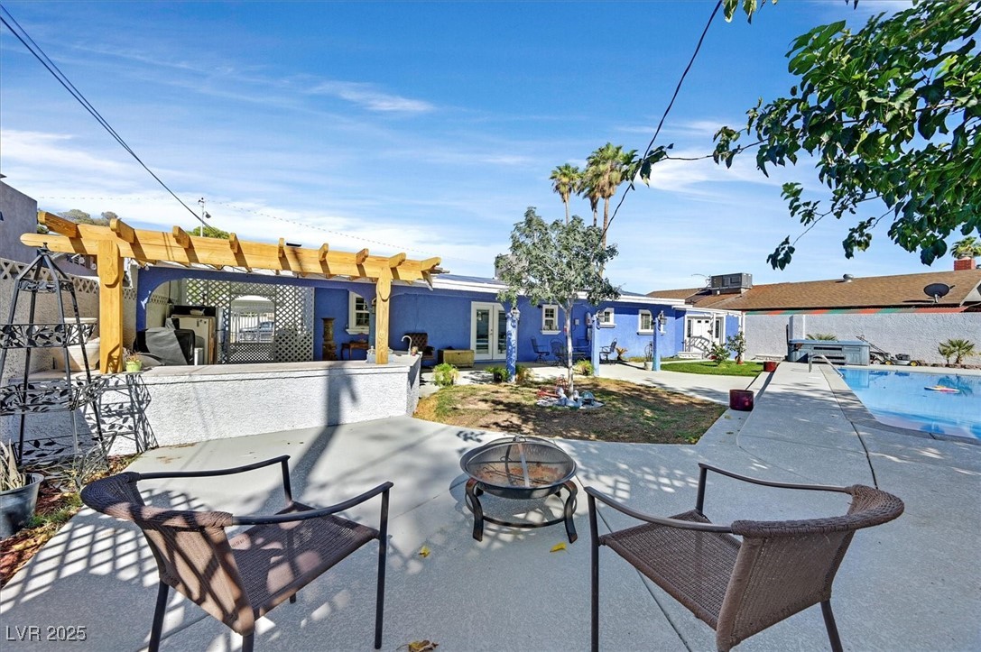 3085 Greenbriar Drive