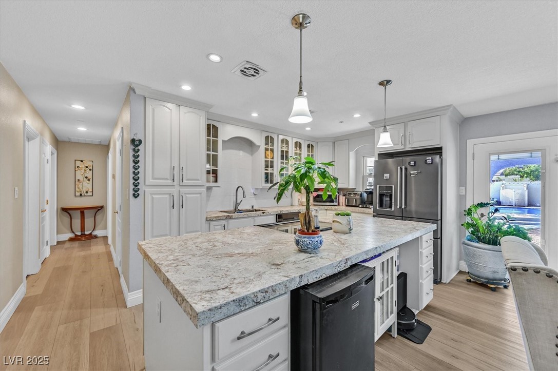 3085 Greenbriar Drive