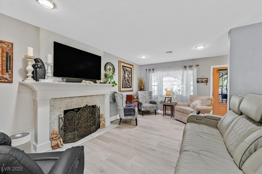 3085 Greenbriar Drive