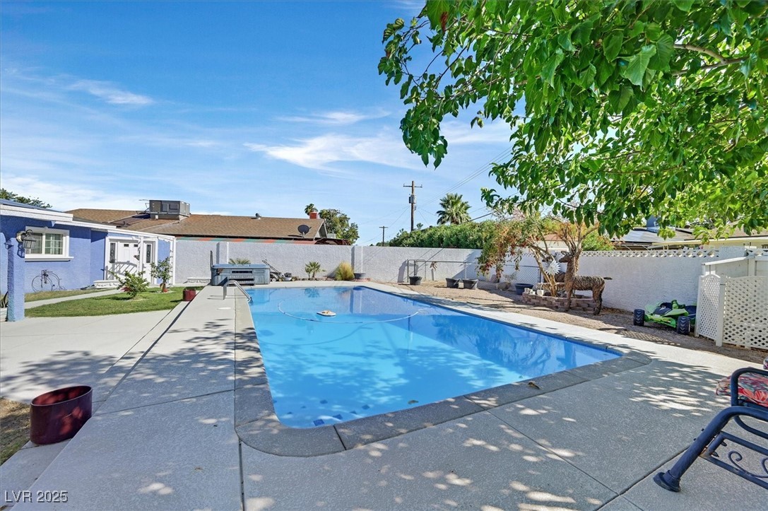 3085 Greenbriar Drive