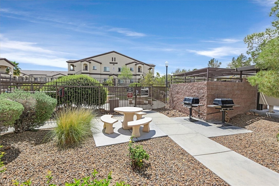 2291 West Horizon Ridge Parkway 1206