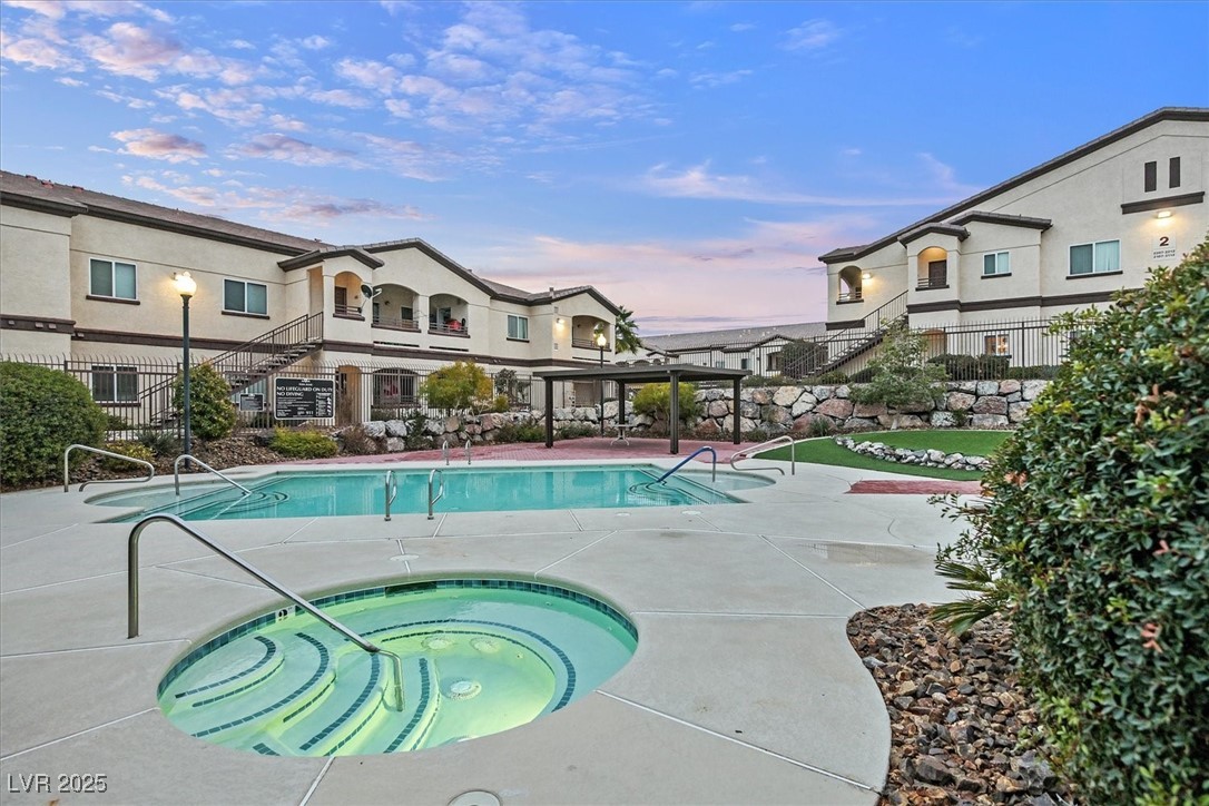 2291 West Horizon Ridge Parkway 1206