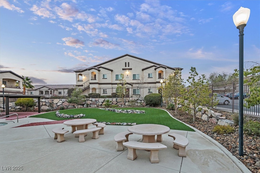 2291 West Horizon Ridge Parkway 1206