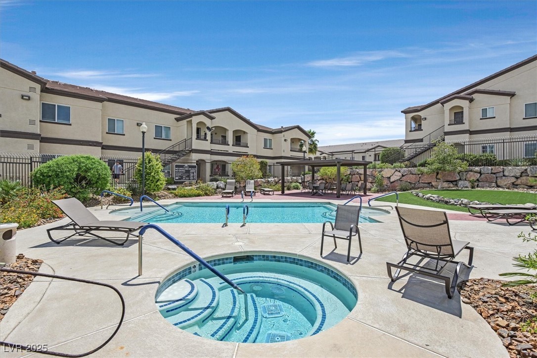 2291 West Horizon Ridge Parkway 1206