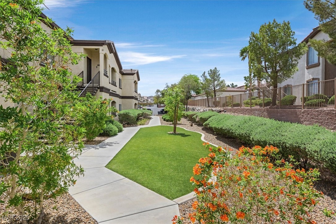 2291 West Horizon Ridge Parkway 1206