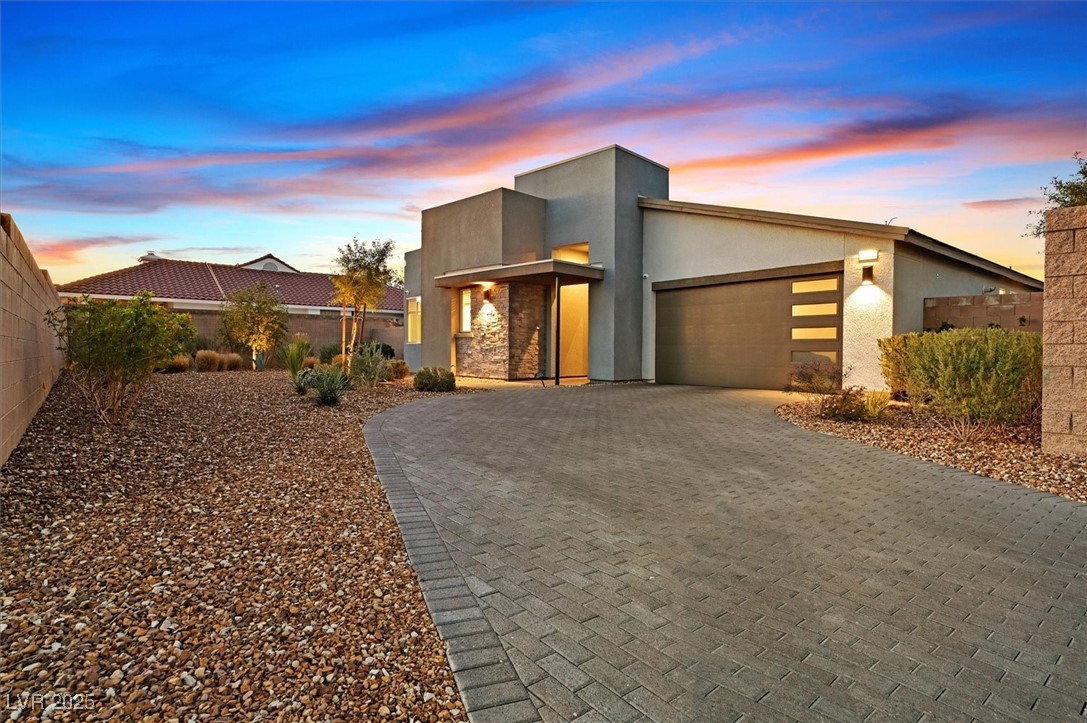 9715 Crisman Ridge Street