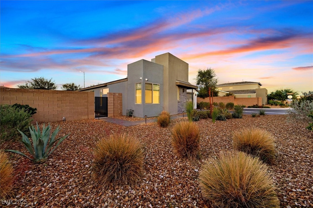 9715 Crisman Ridge Street