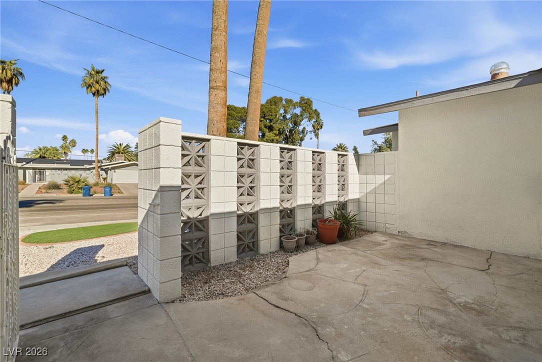 1555 Pawnee Drive