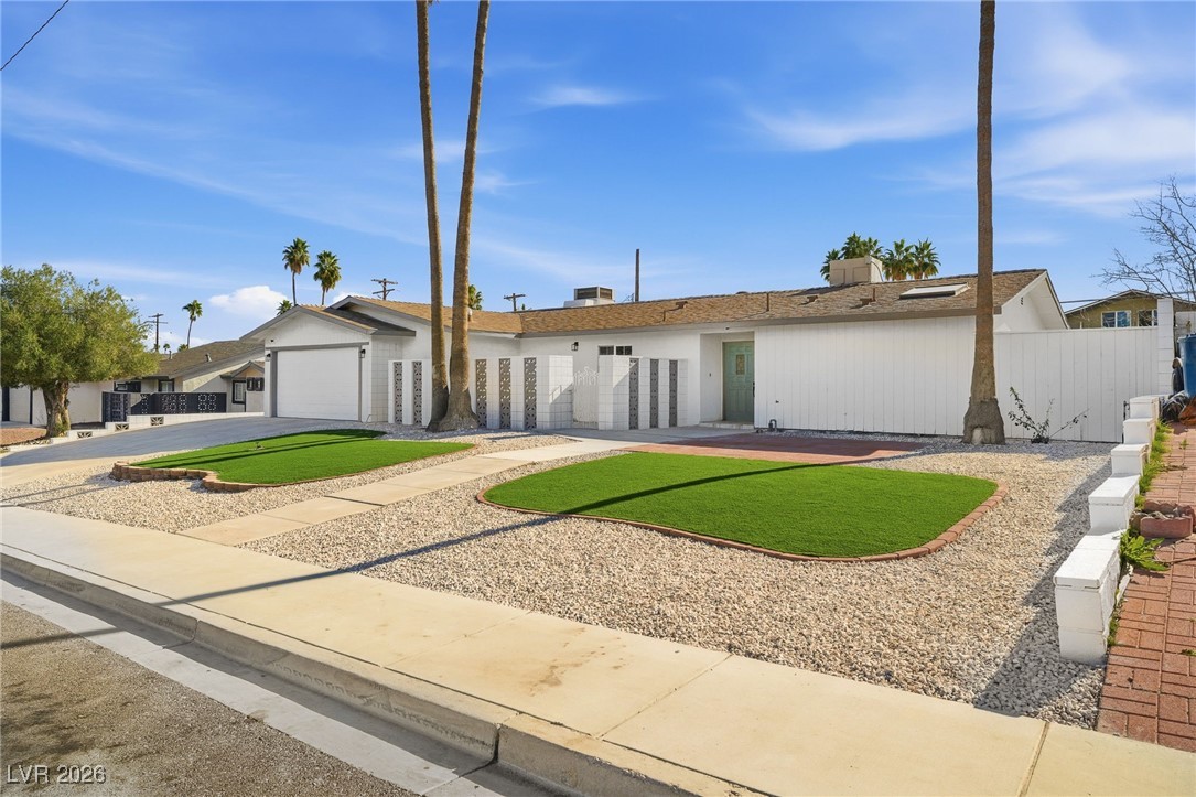 1555 Pawnee Drive