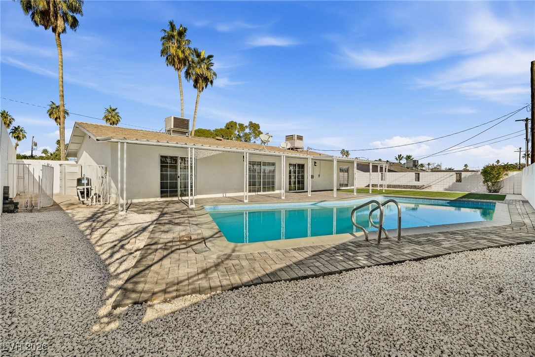 1555 Pawnee Drive
