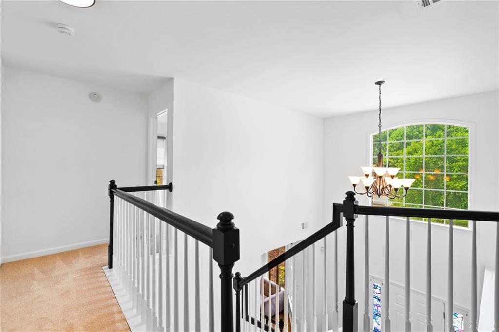 560 Edgehill Place