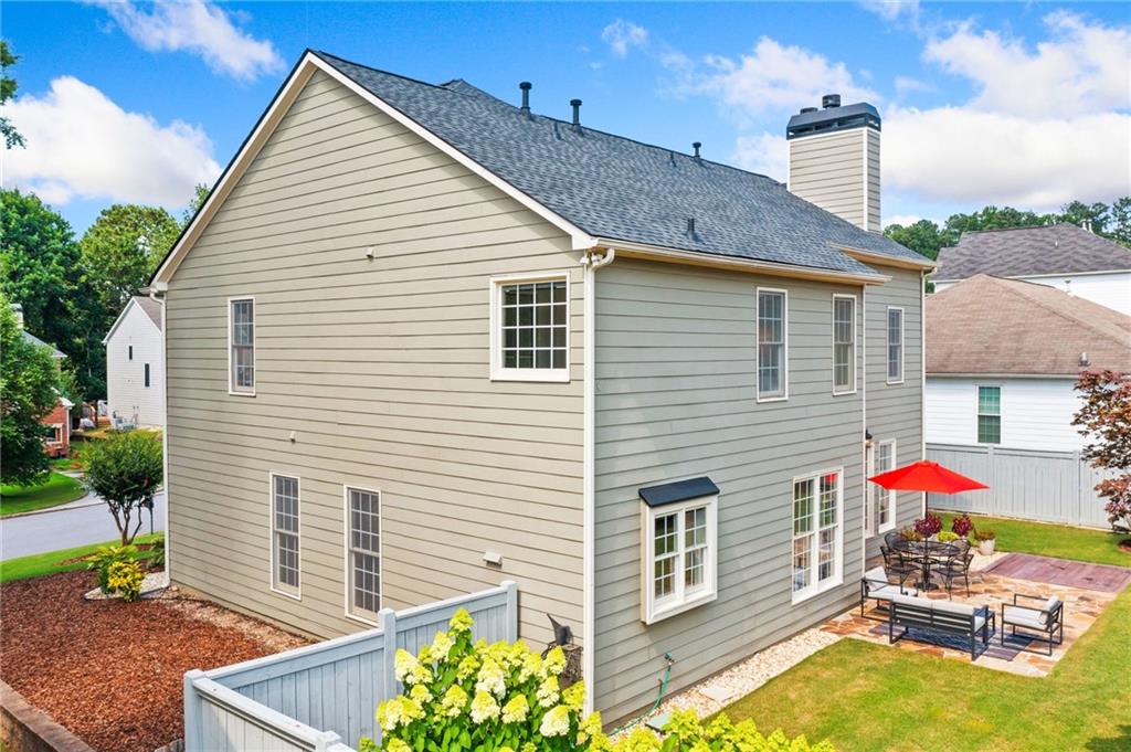 560 Edgehill Place