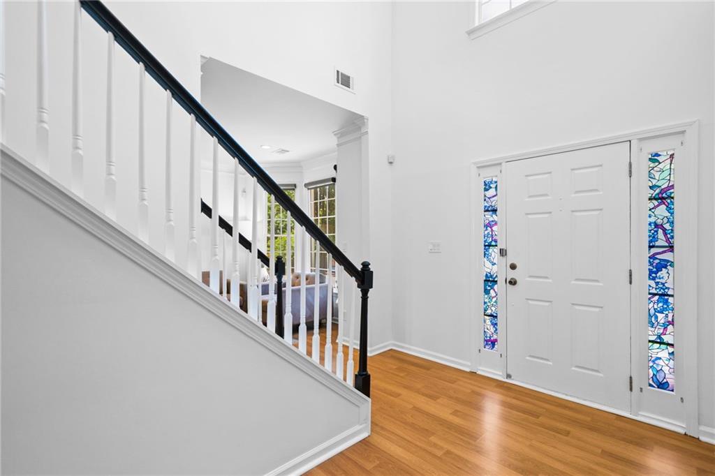 560 Edgehill Place