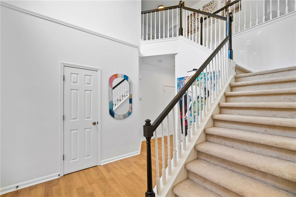 560 Edgehill Place