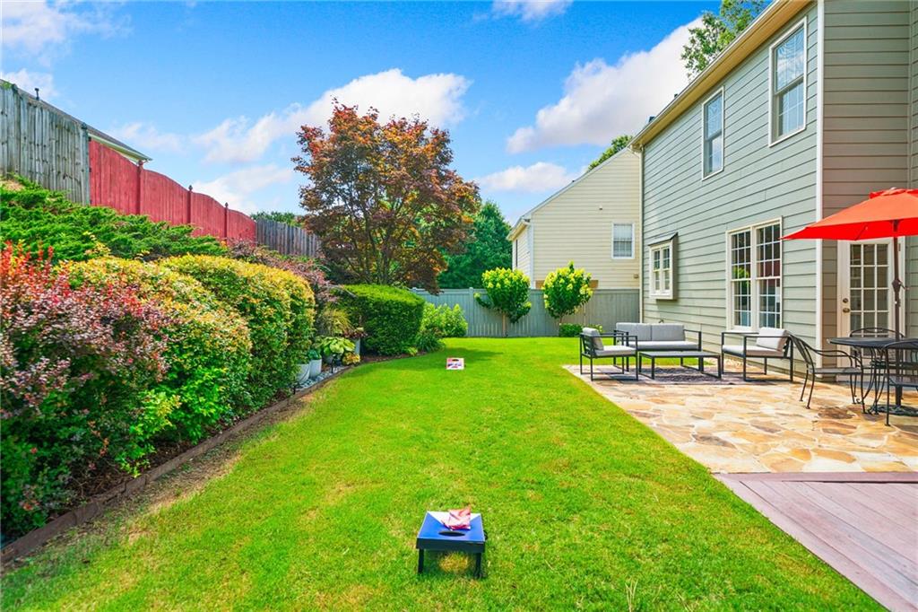 560 Edgehill Place