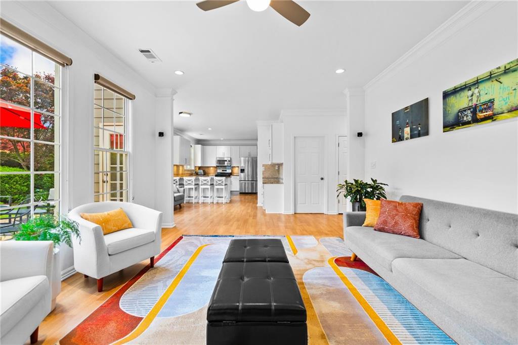560 Edgehill Place