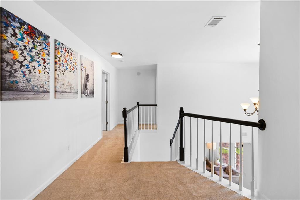 560 Edgehill Place
