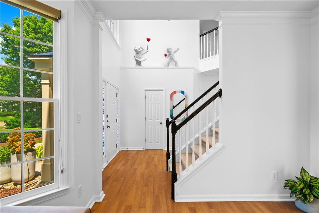 560 Edgehill Place