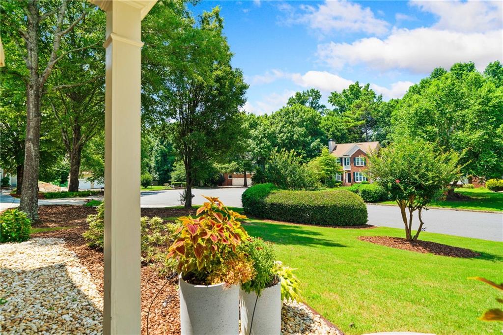 560 Edgehill Place