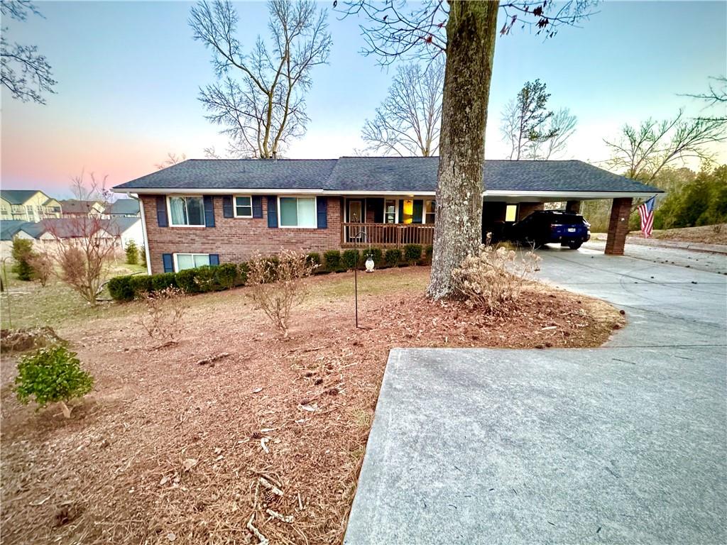 1335 Hillcrest Drive