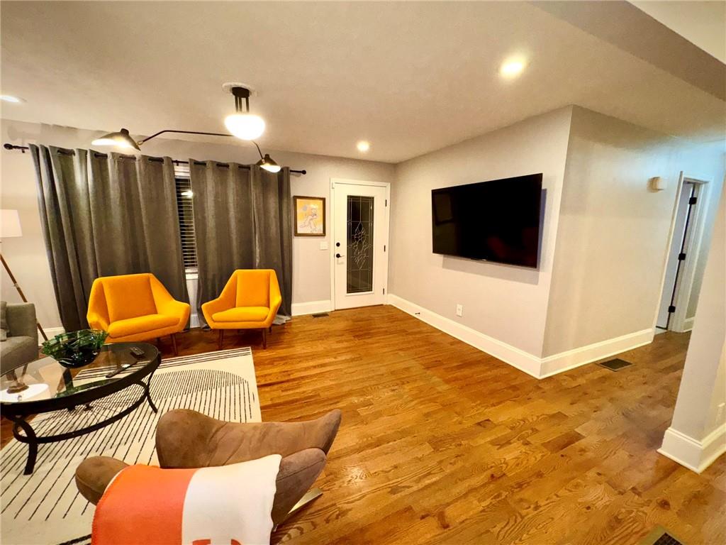 1335 Hillcrest Drive