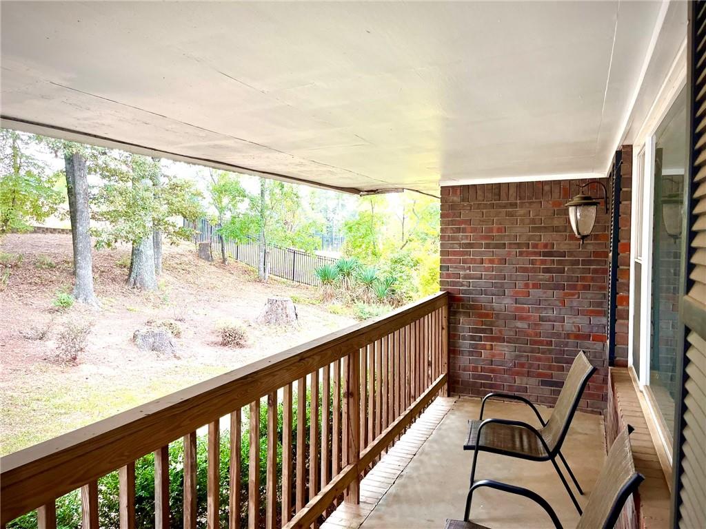 1335 Hillcrest Drive