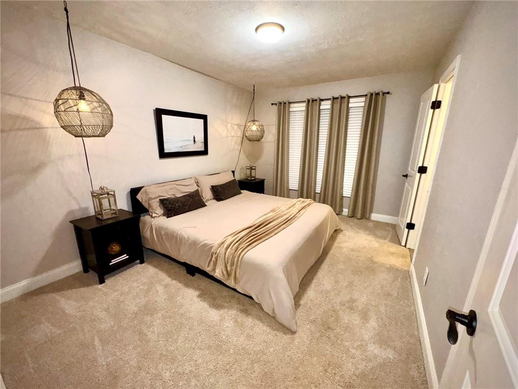 1335 Hillcrest Drive