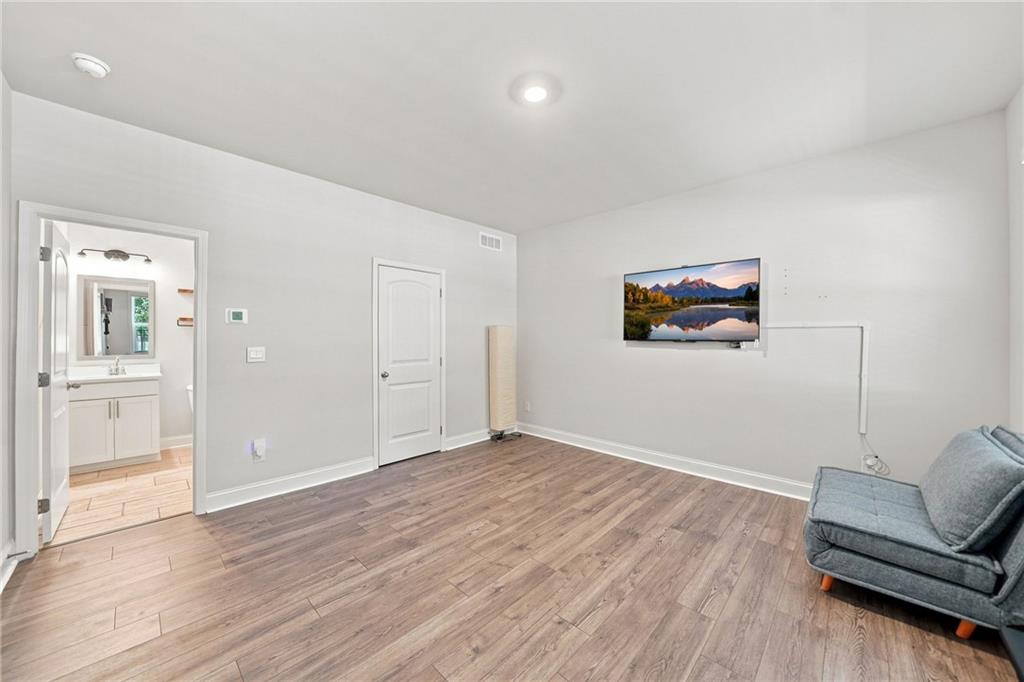 3340 Swallowtail Terrace