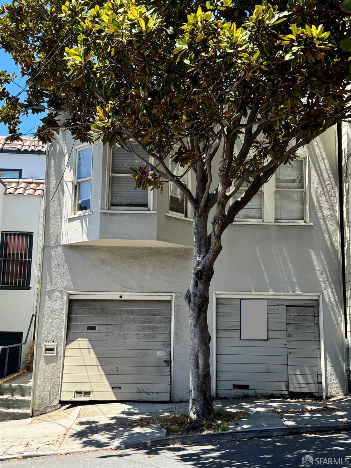 2714 Diamond Street