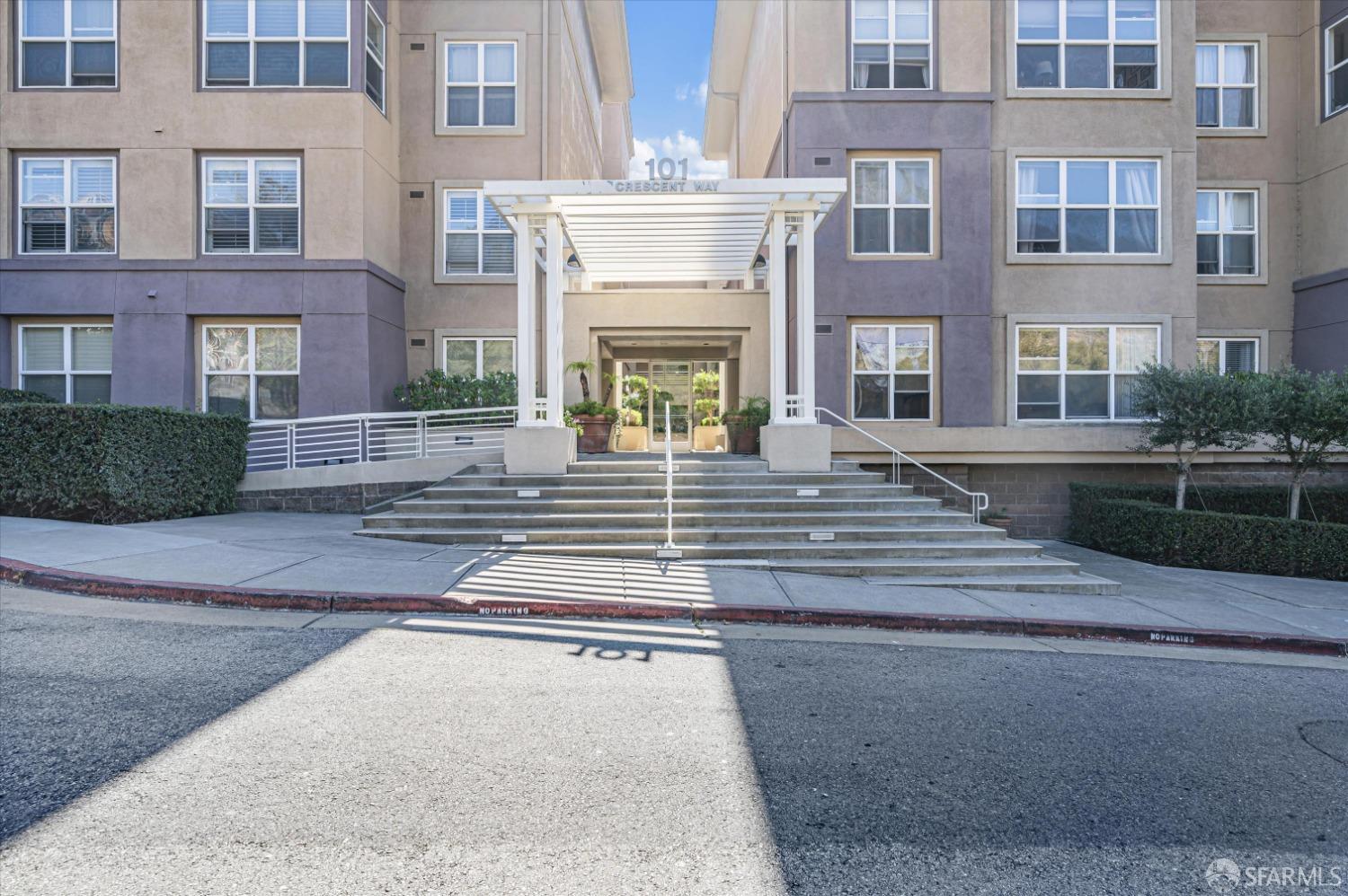 101 Crescent Way # 2108