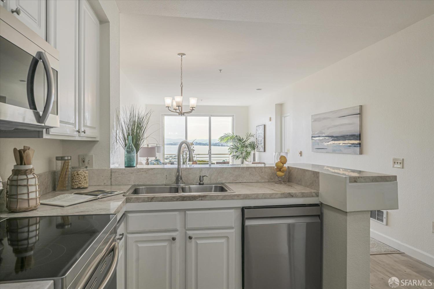 101 Crescent Way # 2108