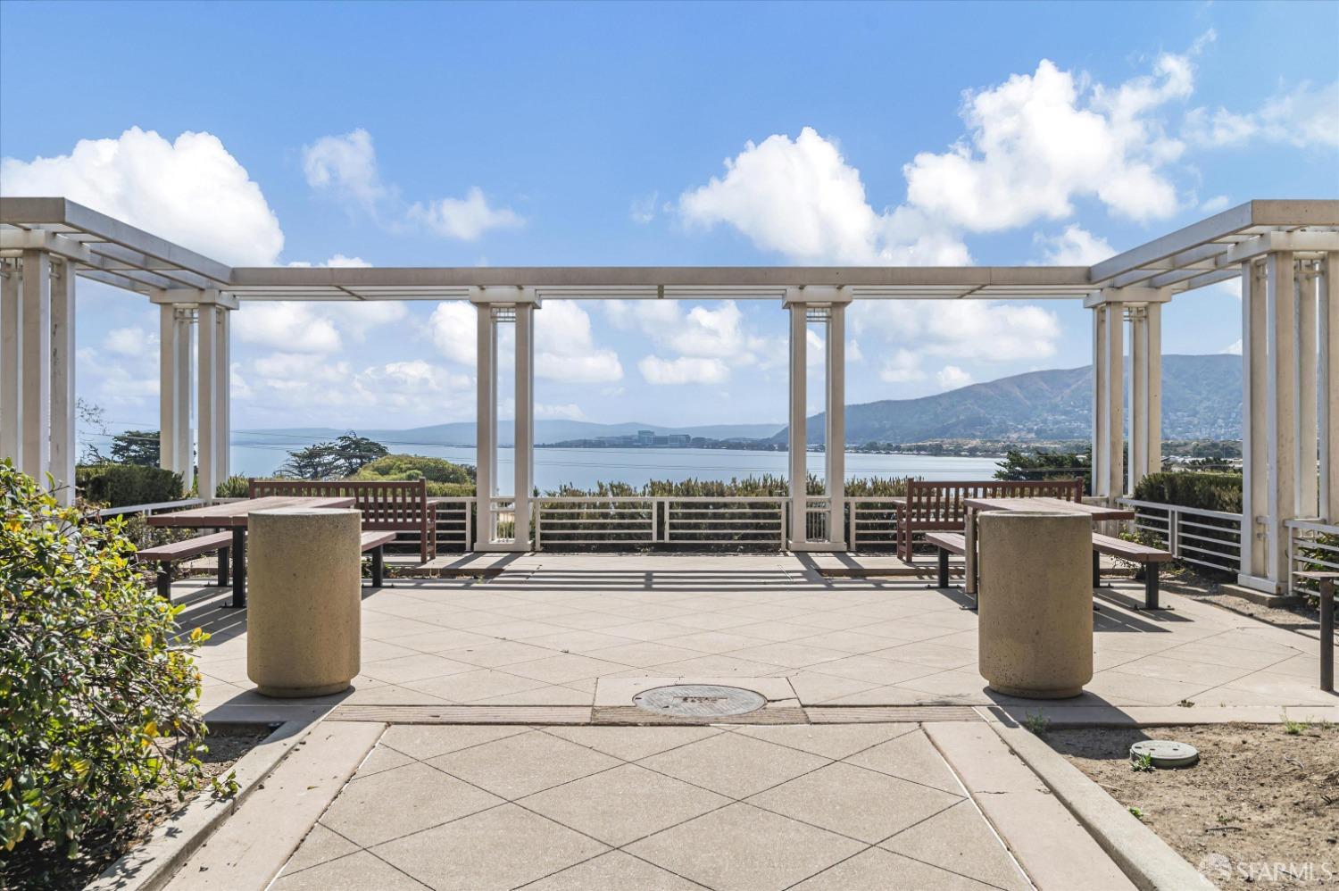 101 Crescent Way # 2108