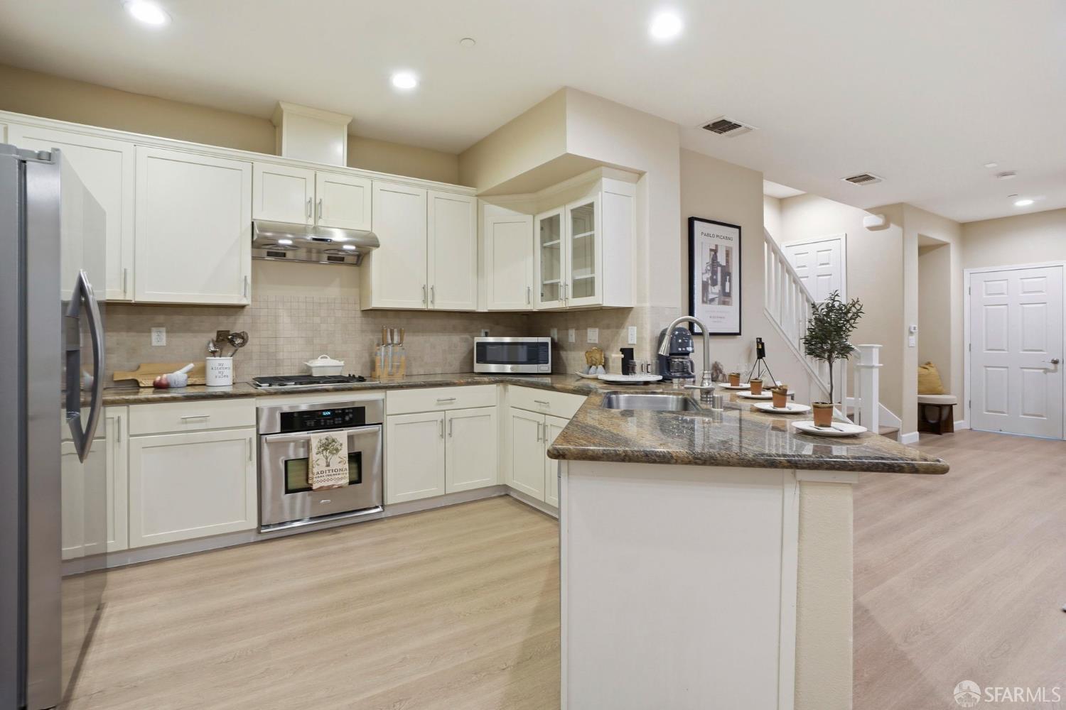 2541 Oak Road