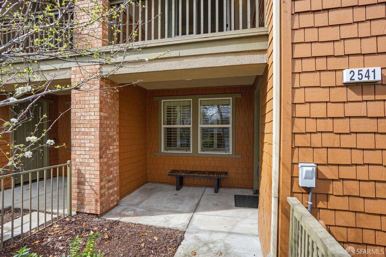 2541 Oak Road