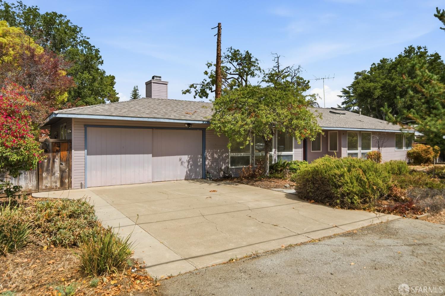 321 Hillview Avenue