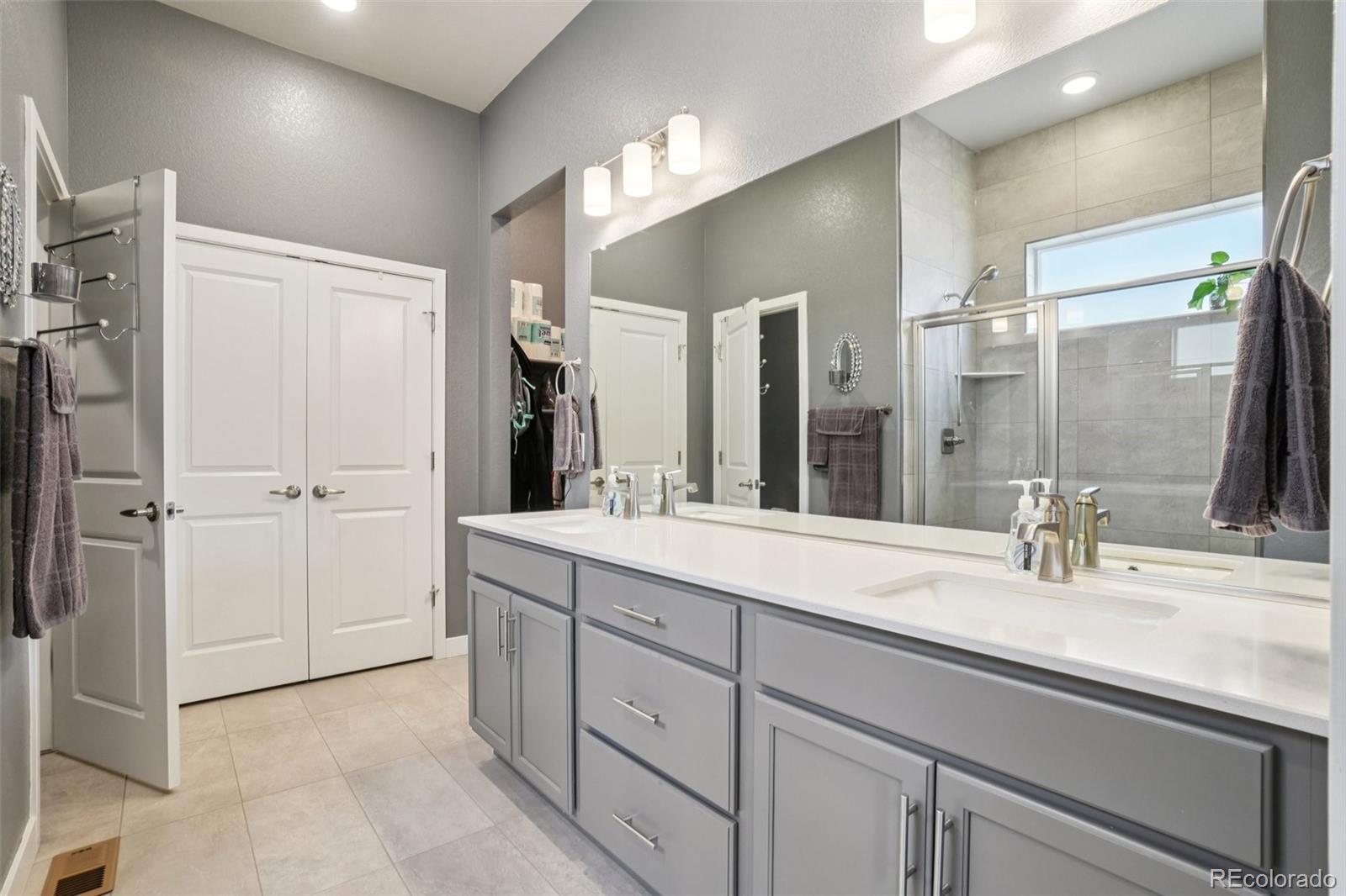 12541 Lake View Street