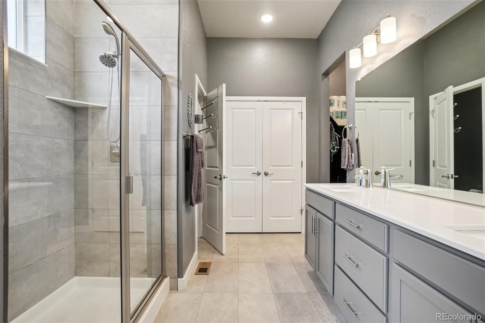 12541 Lake View Street