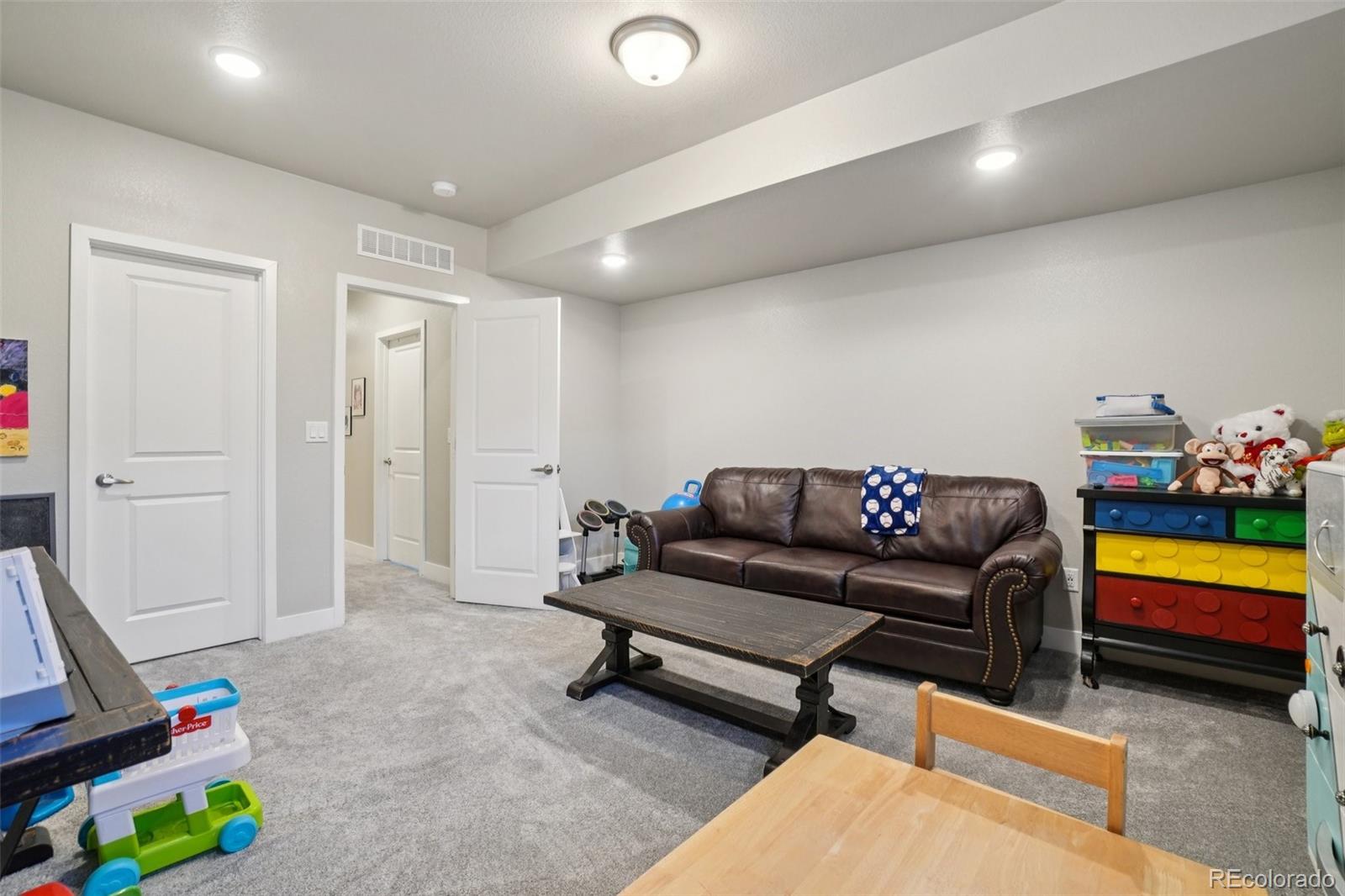 12541 Lake View Street