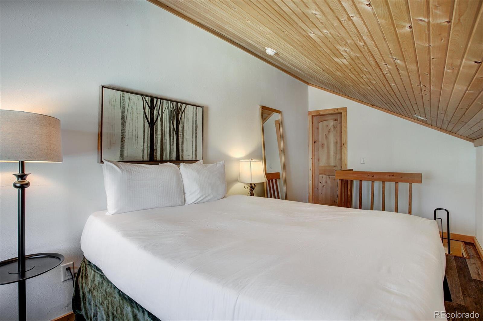 252 Cove Boulevard Unit: 9