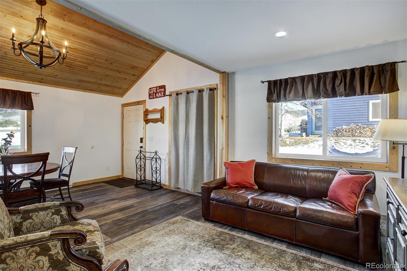 252 Cove Boulevard Unit: 9