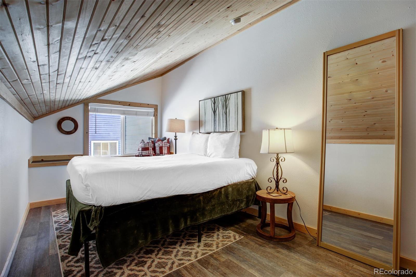 252 Cove Boulevard Unit: 9