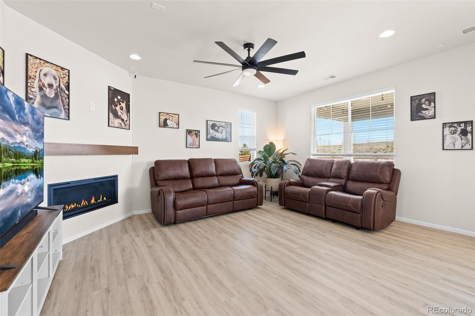 919 Goodrich Peak Street