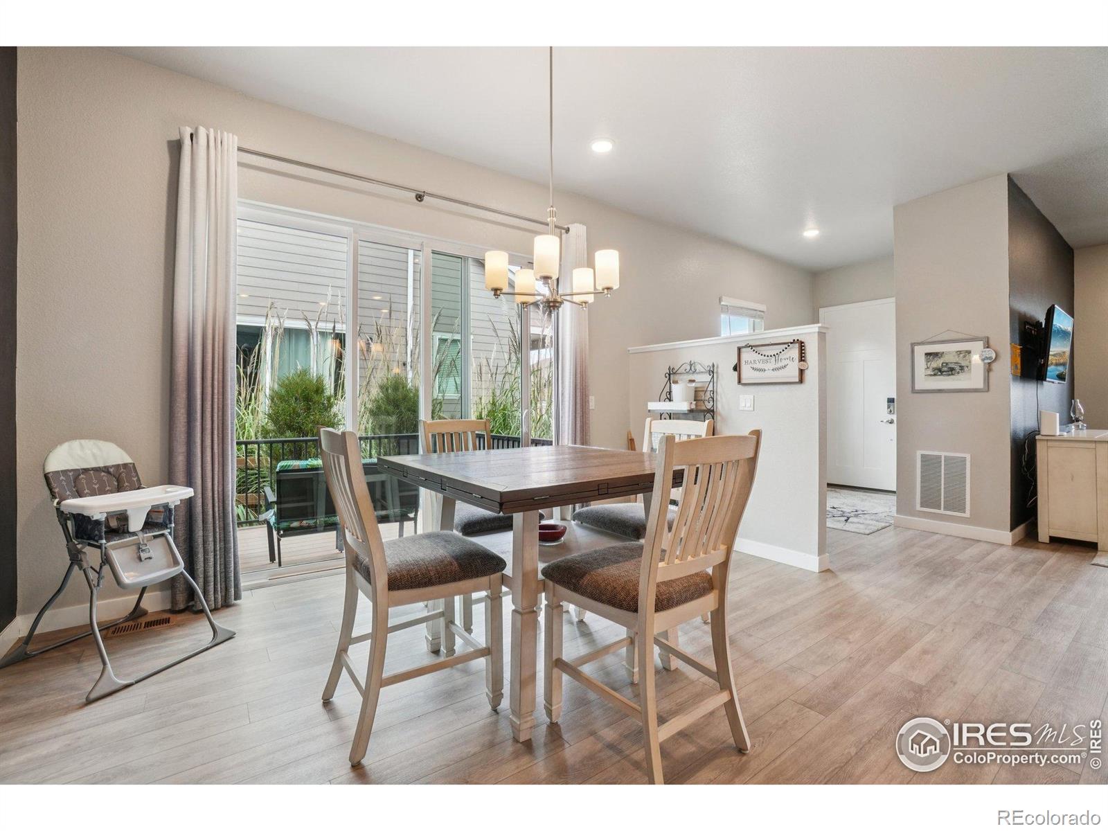 12541 Lake View Street