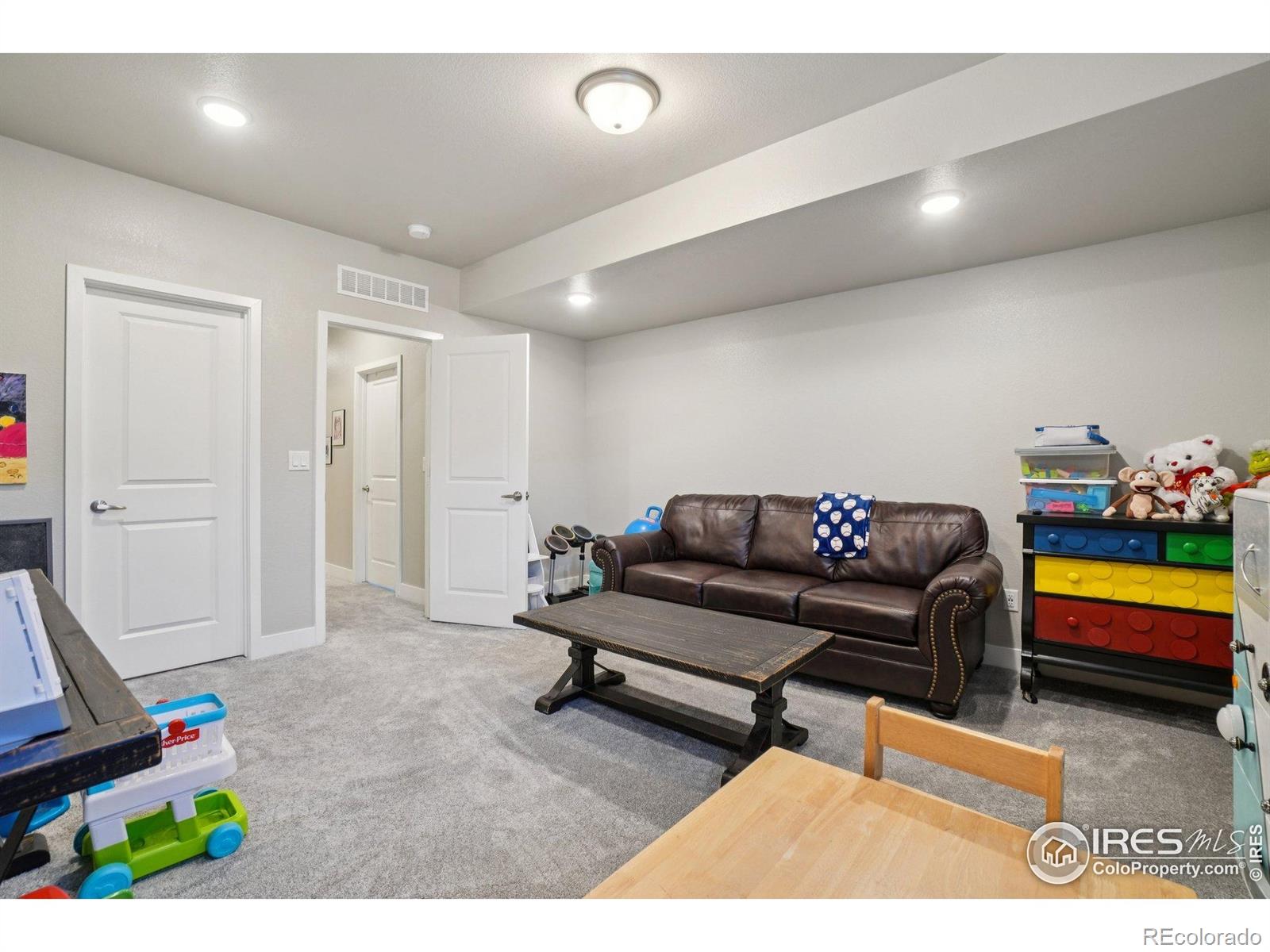 12541 Lake View Street