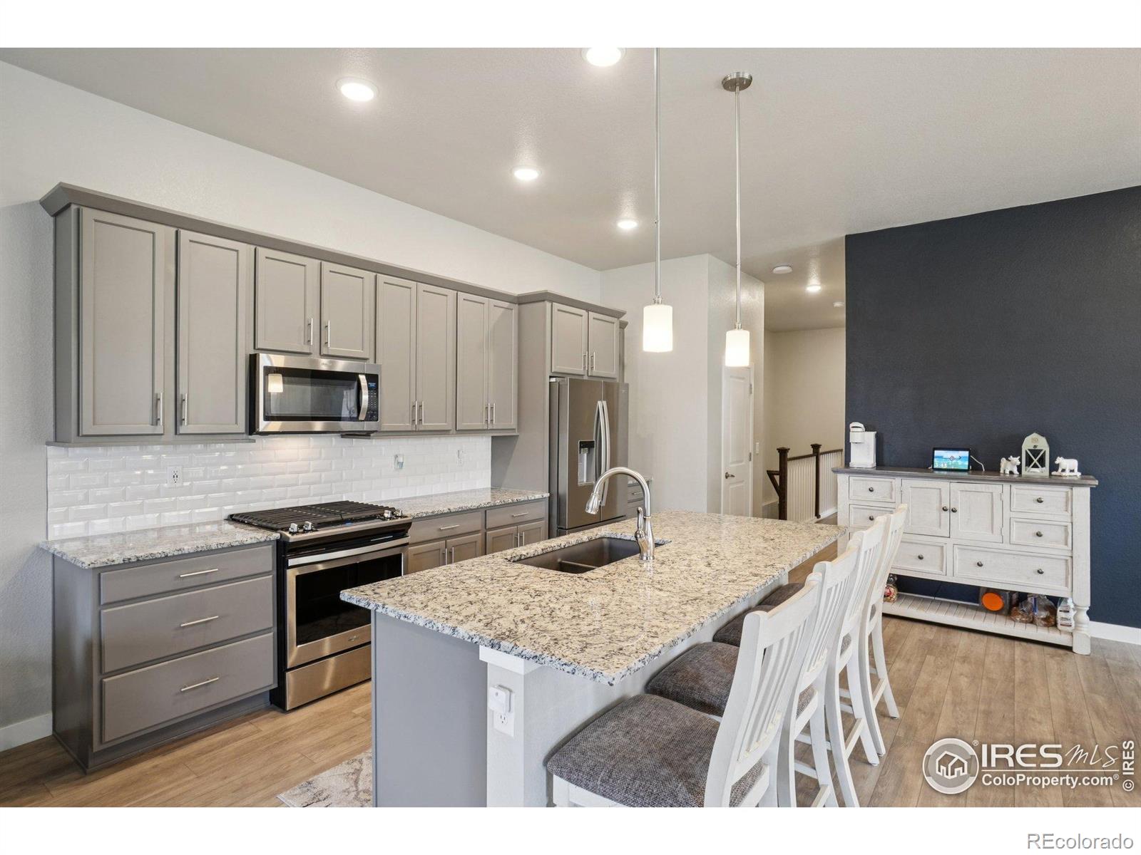 12541 Lake View Street