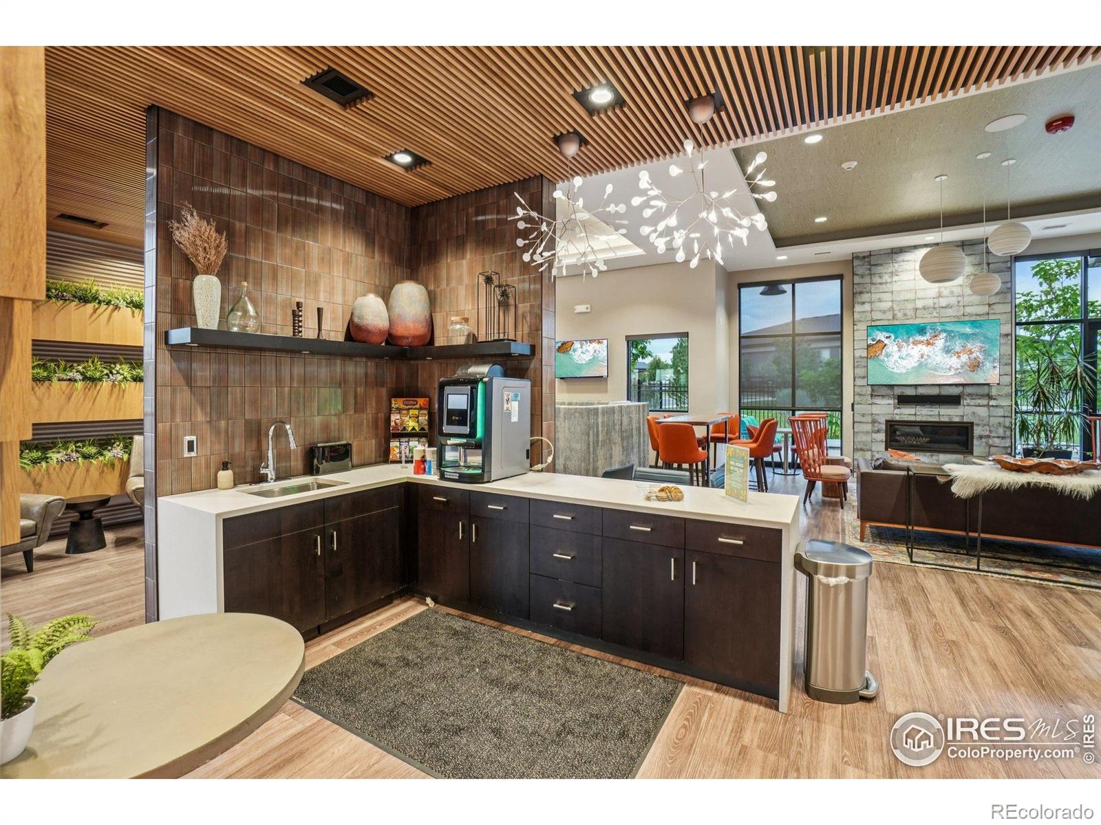 12541 Lake View Street