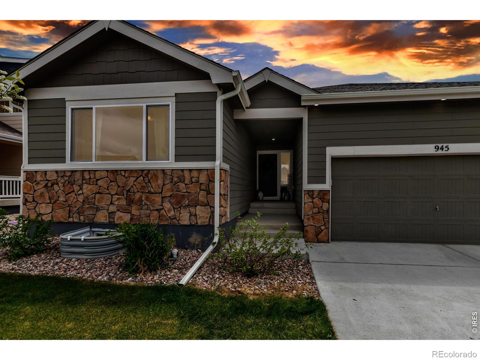 945 Maplebrook Drive