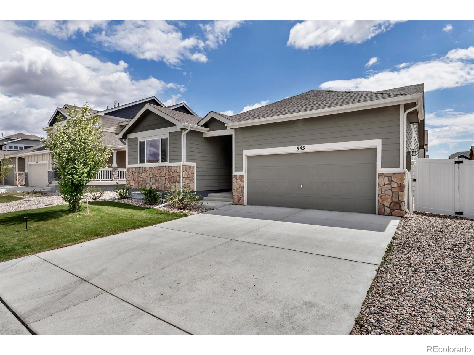 945 Maplebrook Drive