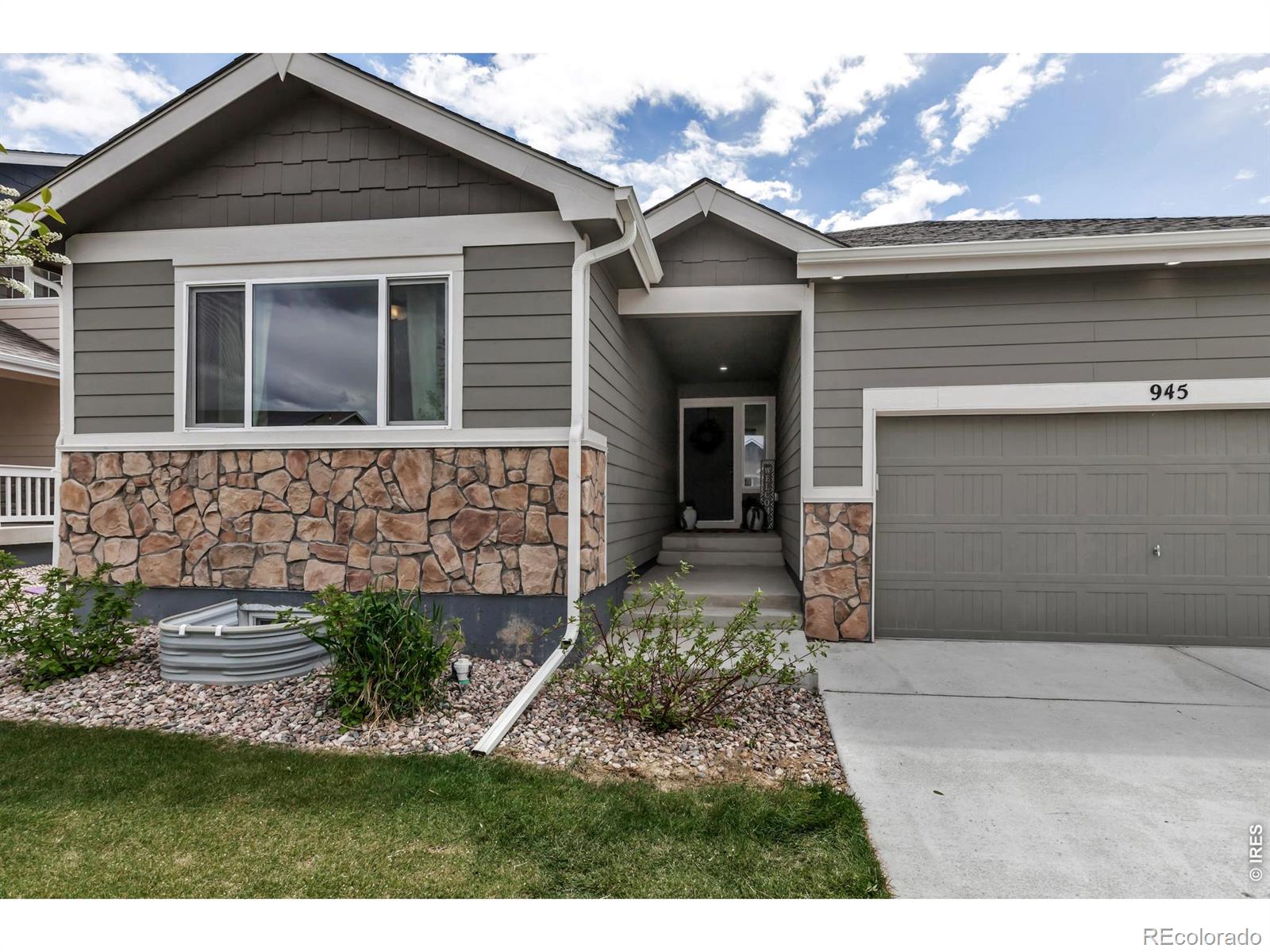 945 Maplebrook Drive