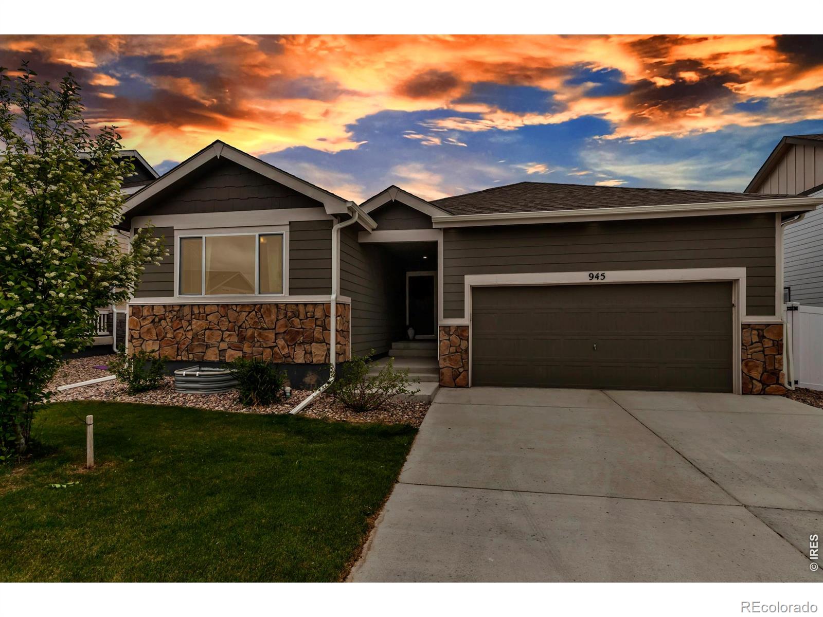 945 Maplebrook Drive